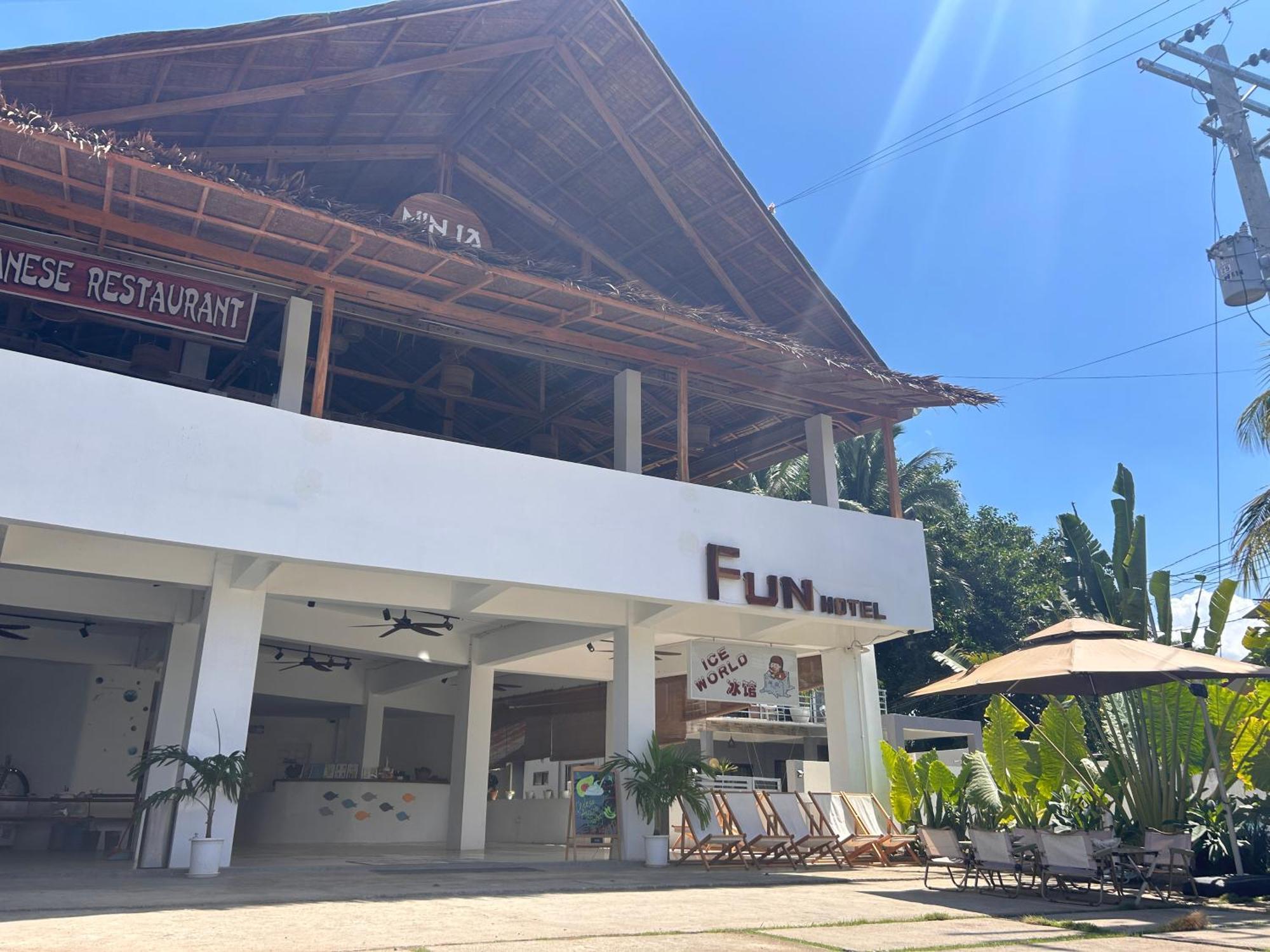 Fun Hotel Panglao Exteriör bild