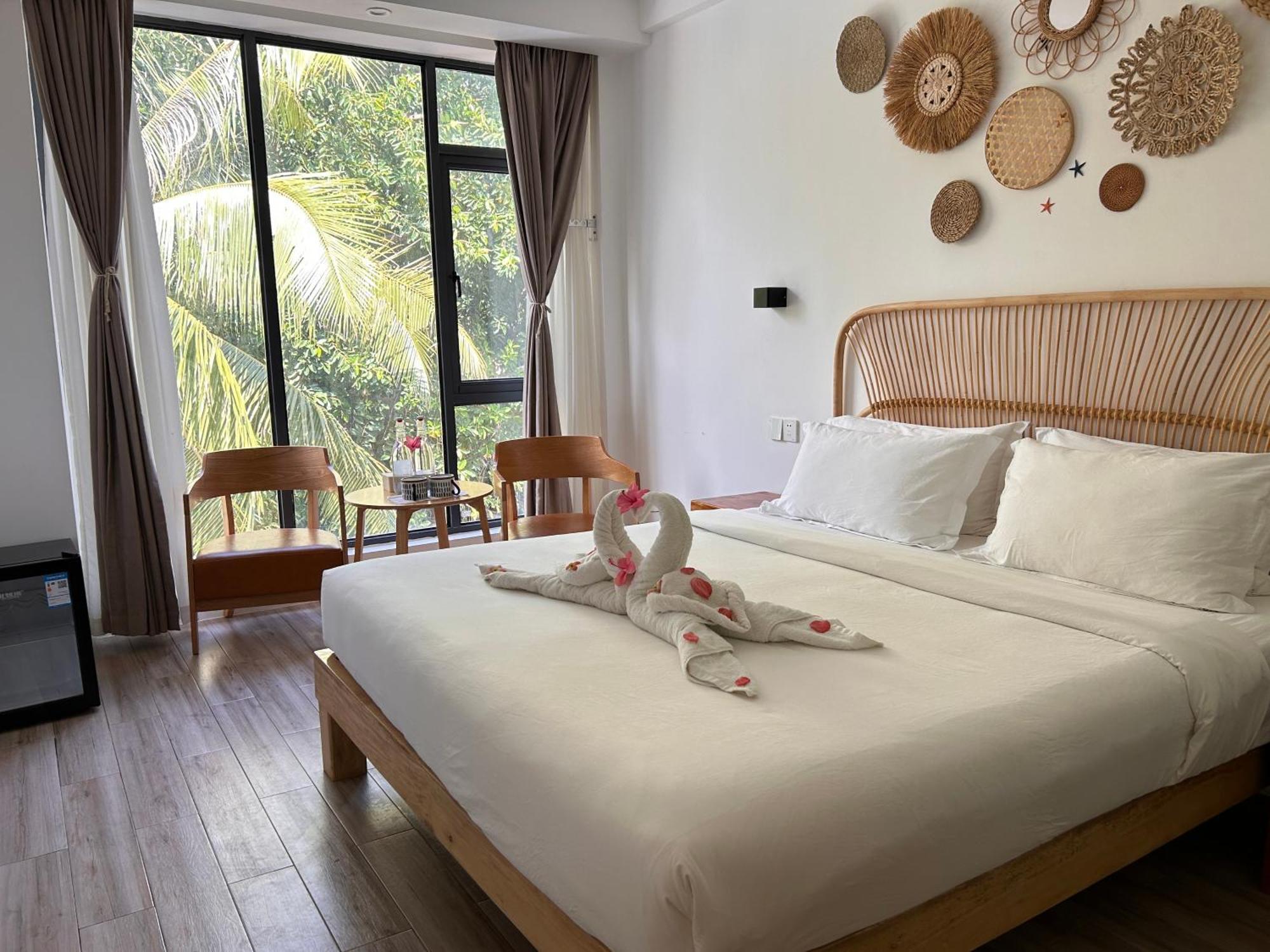 Fun Hotel Panglao Exteriör bild